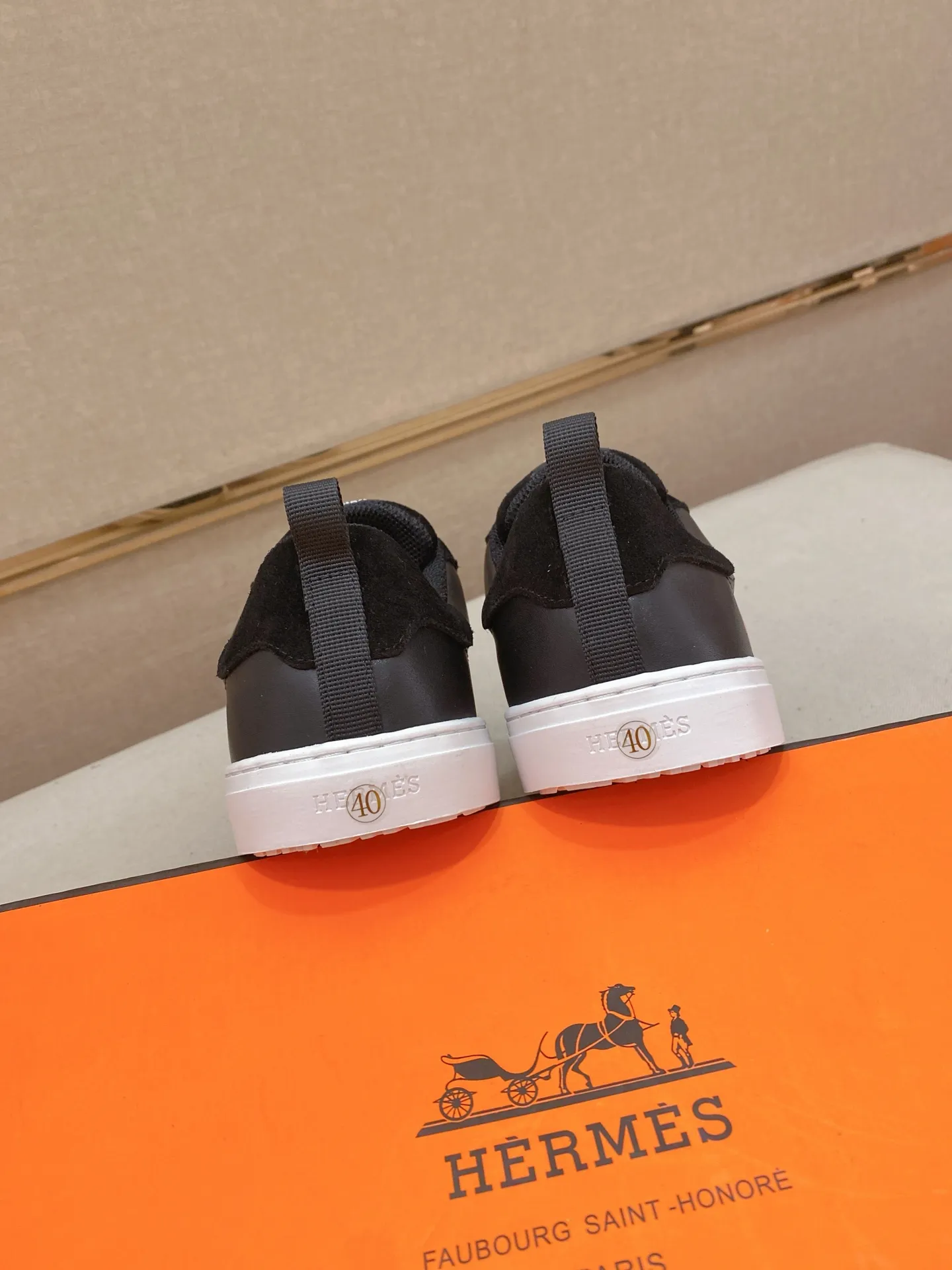 Men's clothing and shoes💰: 400💰Couple model💏"HERMES"【Classic original single version】Hermès; top 🔝purchasing agent🔍🔍latest 🇺🇸 counter sale simultaneously, original version imported from Italy ▲▲ox Leather ▲▲Exquisite workmanship (Italian 🇮🇹Imported water-dyed 🐂cowhide lining) sole: Original sole provided by the original factory, ⚠️exclusive double-layer activity·TPR·rubber·combined molded outsole; Male and female code numbers: 36-44 (can be customized to 45/46, non-refundable)